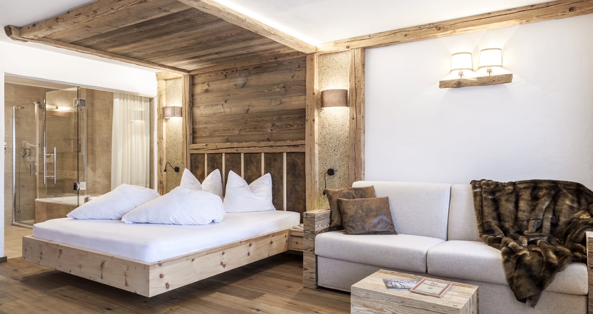 24 CAMERE
